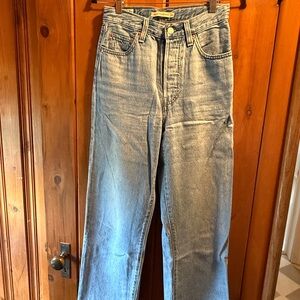 Levi’s ribcage straight ankle jeans size 25